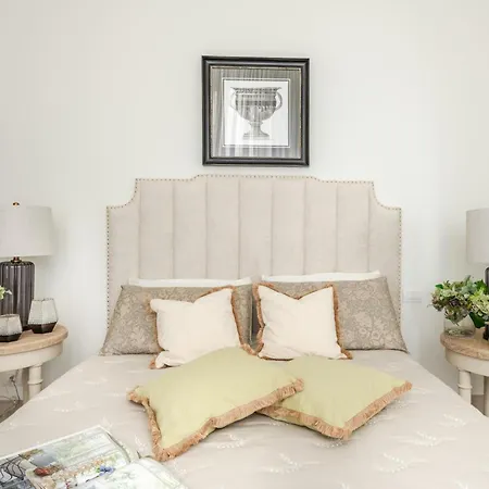The Frescoed Tale, 3 Bedrooms Lejlighed