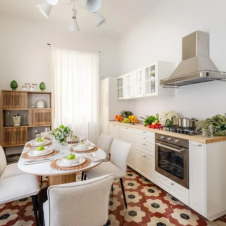 The Frescoed Tale, 3 Bedrooms Lucca
