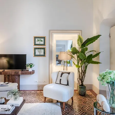 The Frescoed Tale, 3 Bedrooms * Lucca