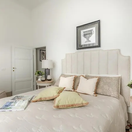 The Frescoed Tale, 3 Bedrooms