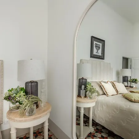 Lejlighed The Frescoed Tale, 3 Bedrooms